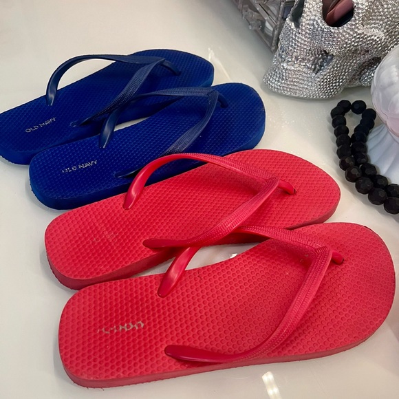 2 pairs Vintage Old Navy Flip Flops - Picture 1 of 9